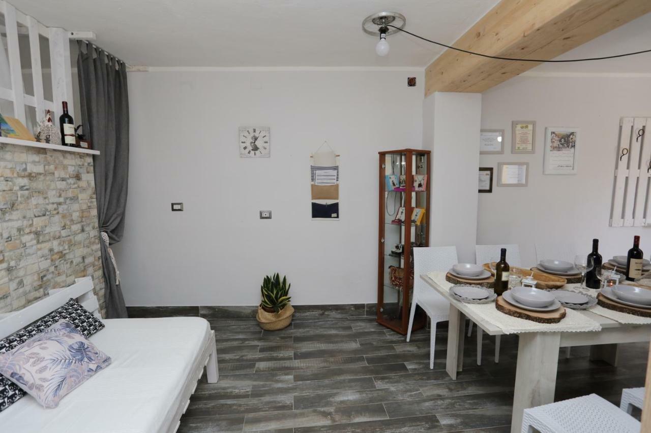 Casa Del Cicloturista Apartment Santadi Exterior photo